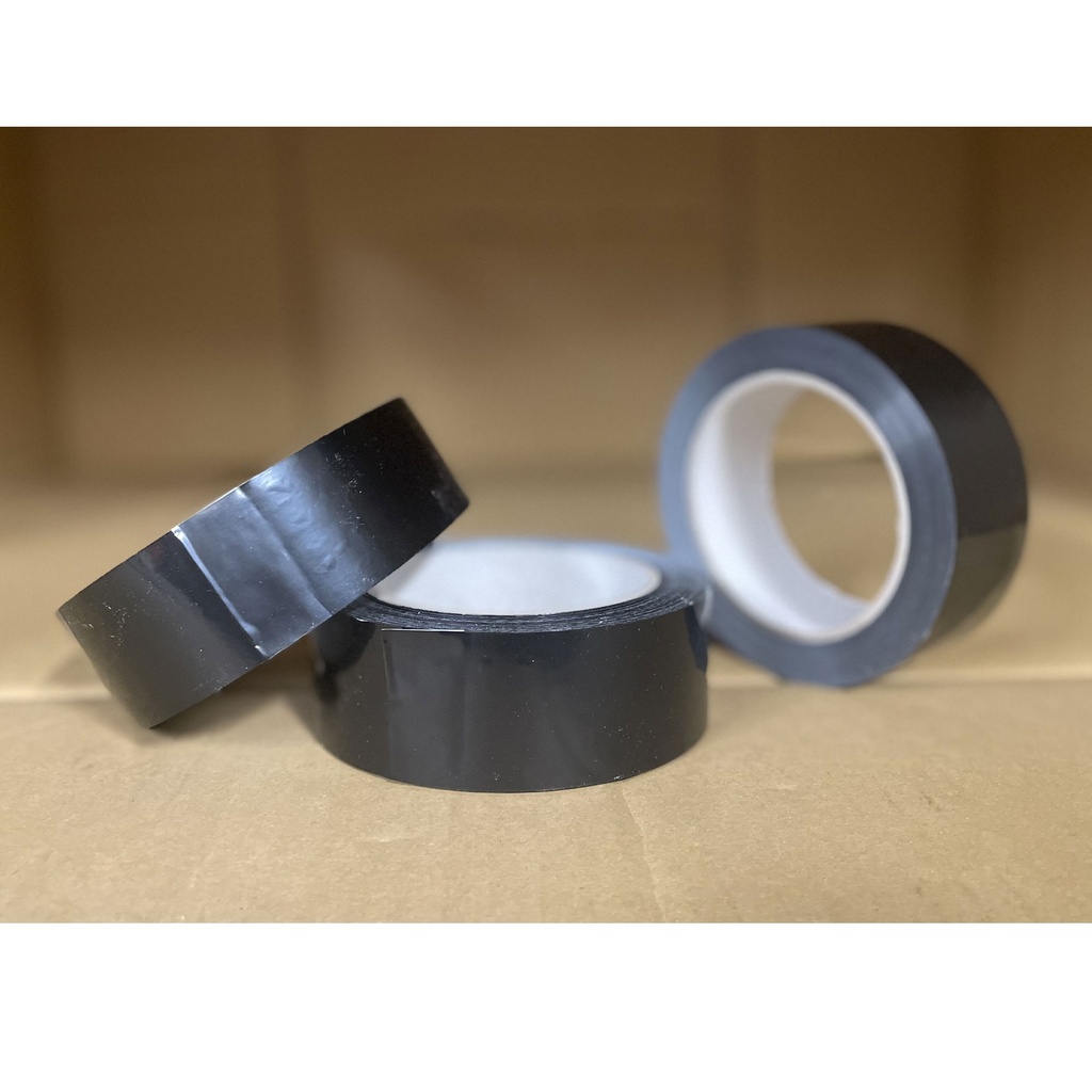 Rouleau de scotch noir pour traçage de terrain. 66M